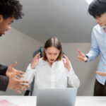 Claves para identificar el acoso laboral entre compañeros